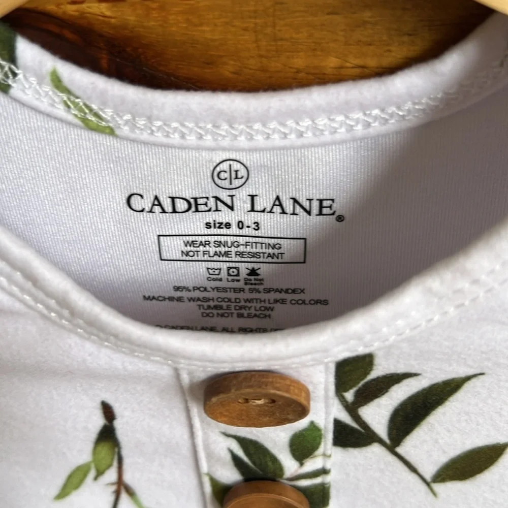 Caden Lane Floral and Leaf Print Knot Gown Bundle